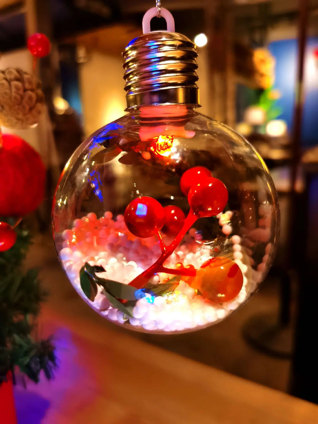 6pcs Christmas balls with lights