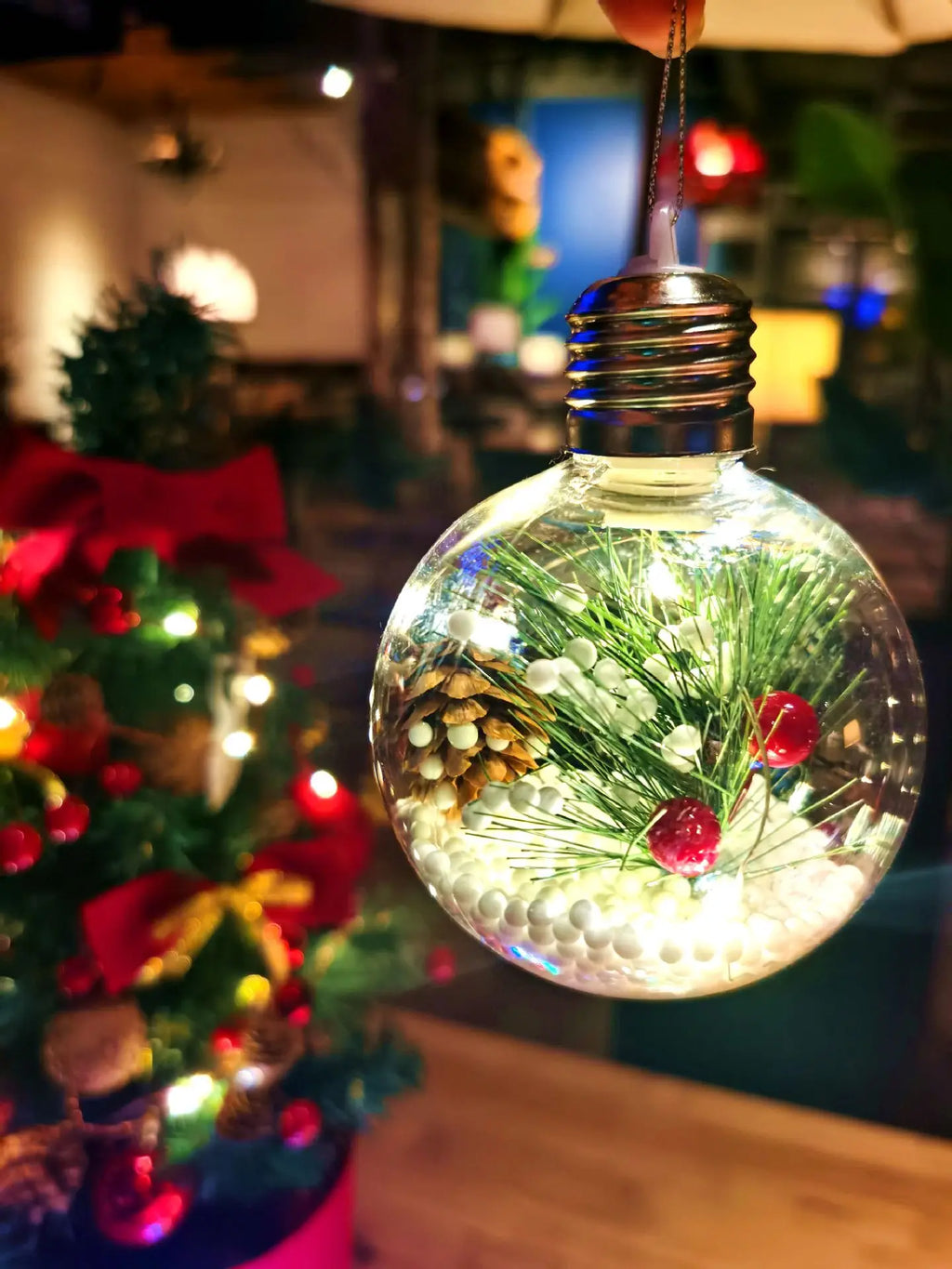 6pcs Christmas balls with lights